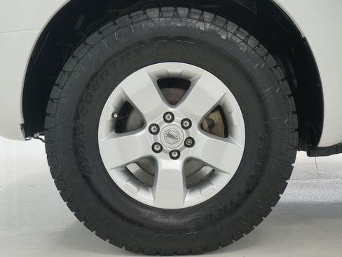Used 2013 Nissan Frontier SV w/ SV Value Truck Pkg RWD image 29