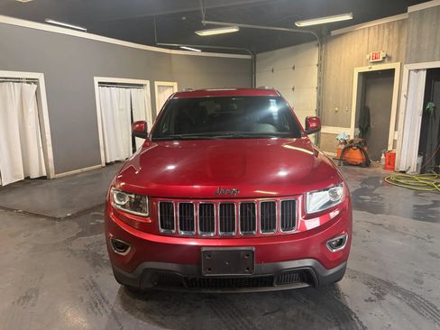 Used 2014 Jeep Grand Cherokee Laredo w/ Quick Order Package 23E AWD/4WD image 2