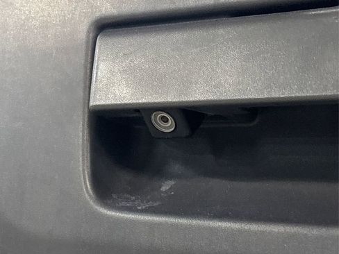 Used 2016 Nissan Frontier SV w/ SV Value Truck Package image 17