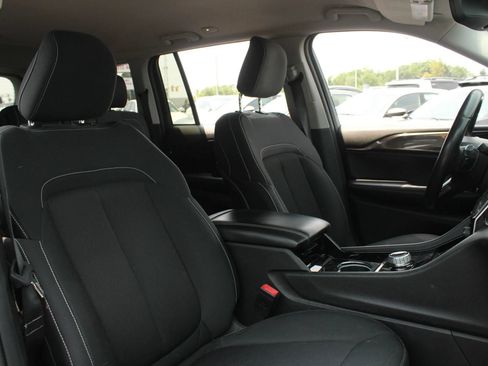 Used 2022 Jeep Grand Cherokee Laredo w/ Luxury Tech Group I AWD/4WD image 27