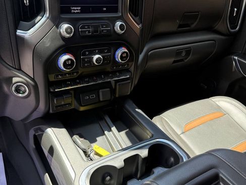 Used 2019 GMC Sierra 1500 AT4 w/ AT4 Preferred Package AWD/4WD image 13