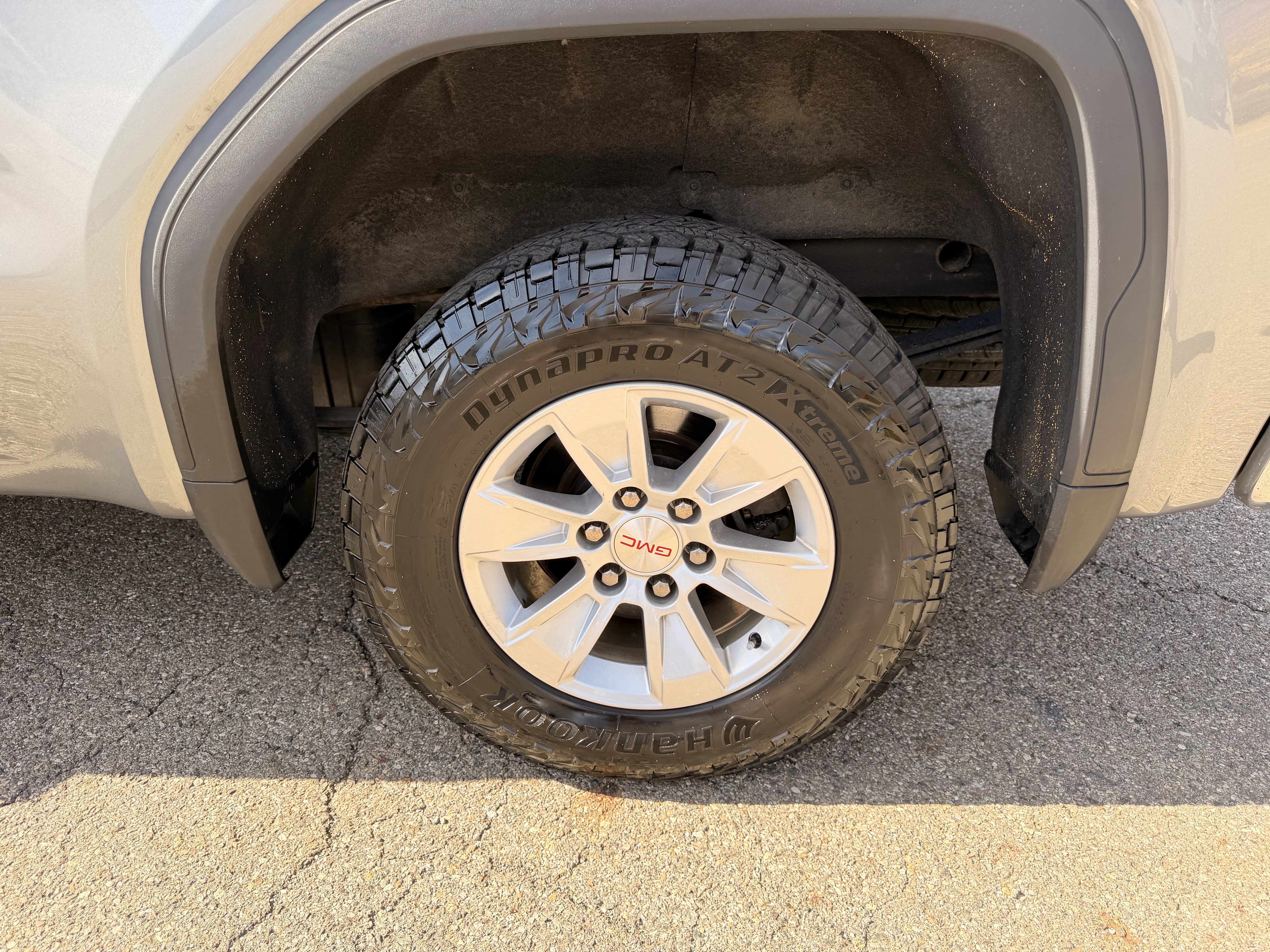 Used 2019 GMC Sierra 1500 SLE w/ SLE Value Package AWD/4WD image 8