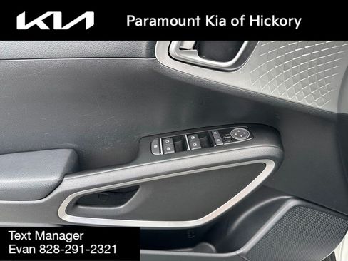 Used 2023 Kia Soul LX w/ Option Group 015 FWD image 15
