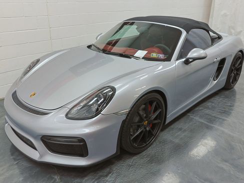 Used 2016 Porsche Boxster Spyder image 41