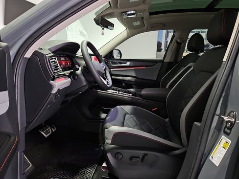 New 2026 Volkswagen Atlas Peak Edition AWD/4WD image 12
