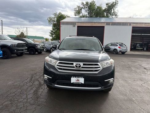 Used 2011 Toyota Highlander SE w/ Tow Pkg AWD/4WD image 5
