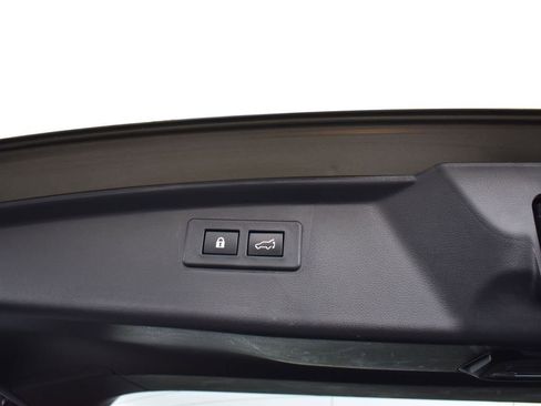 Used 2023 Subaru Outback Limited image 27