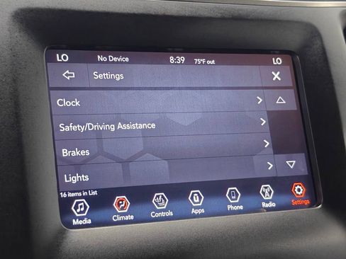 Used 2019 Jeep Cherokee Latitude Plus w/ Comfort/Convenience Group AWD/4WD image 40