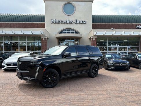 Used 2022 Cadillac Escalade Sport Platinum w/ Heavy-Duty Trailer Package AWD/4WD image 3