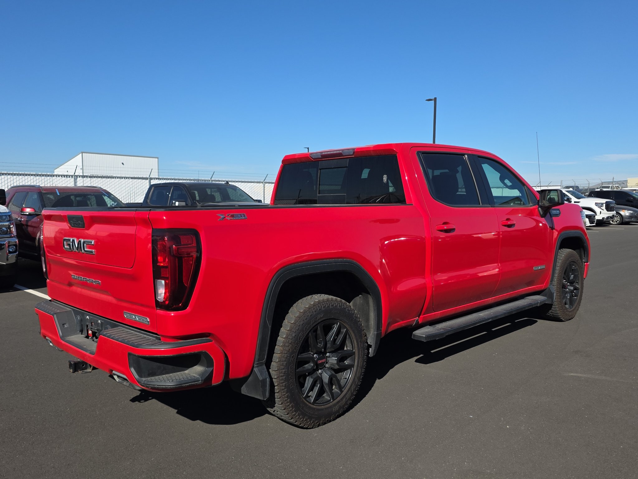 Used 2022 GMC Sierra 1500 Elevation w/ Preferred Package AWD/4WD image 8