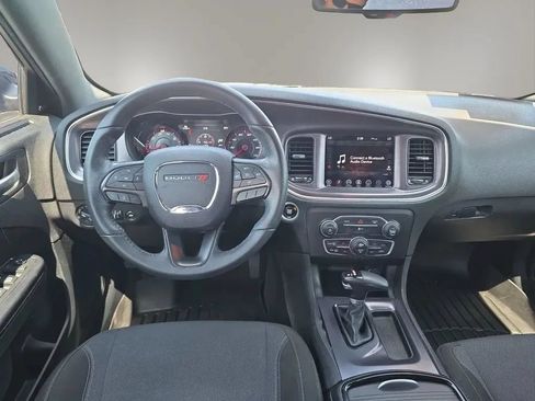 Used 2017 Dodge Charger SXT w/ Blacktop Package RWD image 12