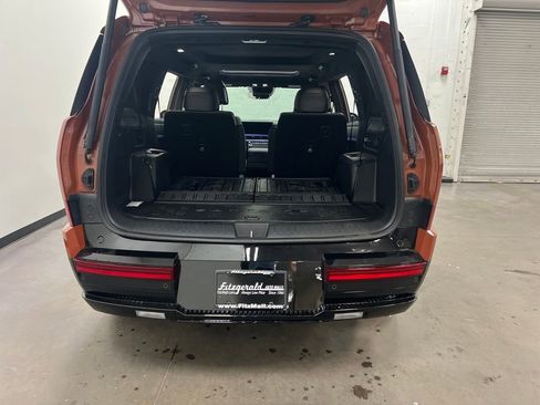 Used 2025 Hyundai Santa Fe Calligraphy image 25