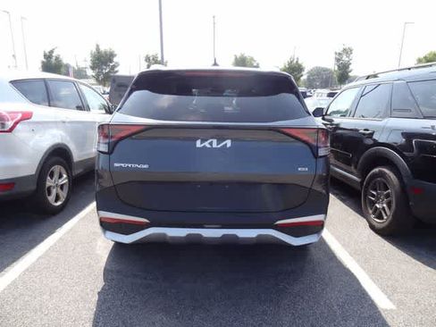 Used 2024 Kia Sportage EX AWD/4WD image 5