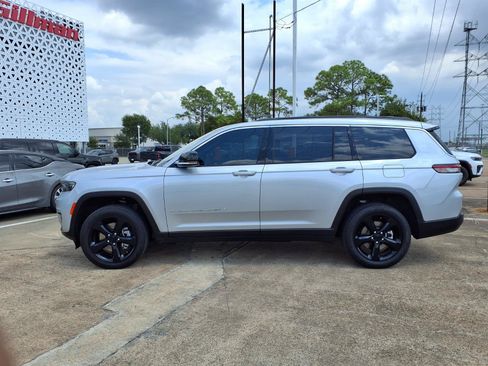Used 2025 Jeep Grand Cherokee L Limited w/ Trailer Tow Package RWD image 26