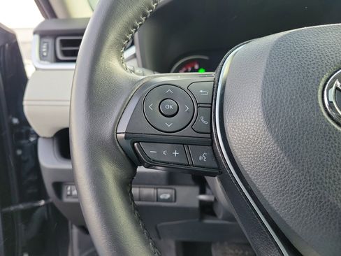 Used 2023 Toyota RAV4 XLE Premium image 22