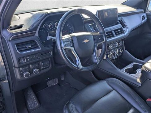 Used 2021 Chevrolet Suburban LT w/ LT Signature Package image 7