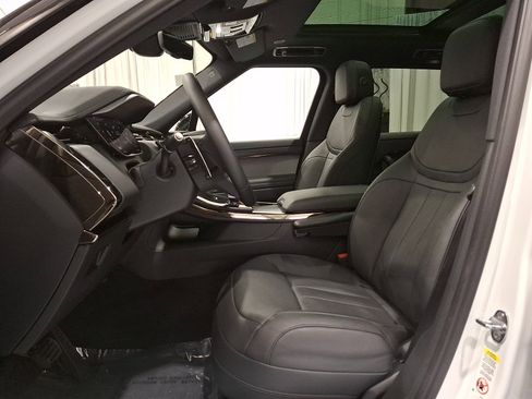 Certified 2025 Land Rover Range Rover Sport image 12