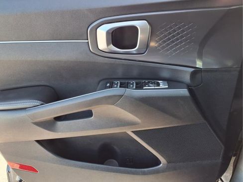 Used 2024 Kia Sorento S image 20