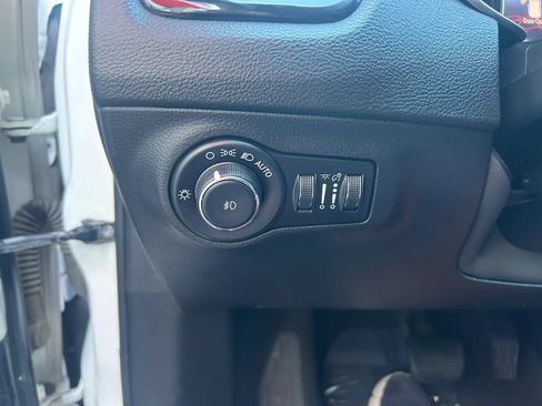 Used 2021 Jeep Compass Limited AWD/4WD image 12