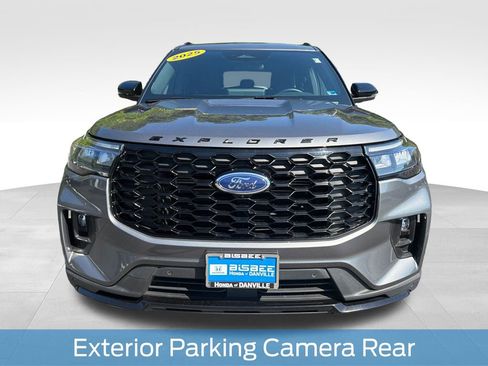 Used 2025 Ford Explorer ST-Line w/ ST-Line Street Pack AWD/4WD image 11