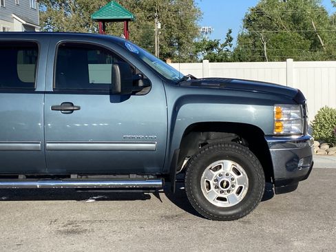 Used 2013 Chevrolet Silverado 2500 LT w/ Interior Plus Package AWD/4WD image 8