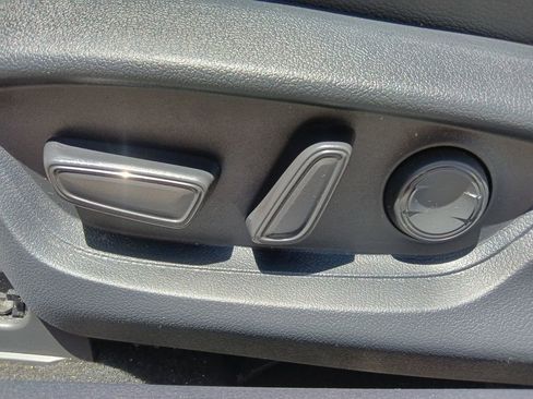 Used 2025 Toyota Camry SE FWD image 17