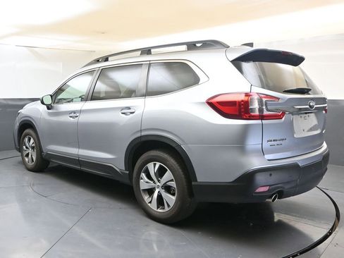 Used 2024 Subaru Ascent Premium w/ Convenience Package image 3