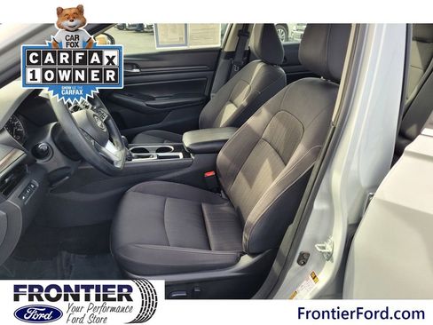 Used 2024 Nissan Altima 2.5 SV image 12