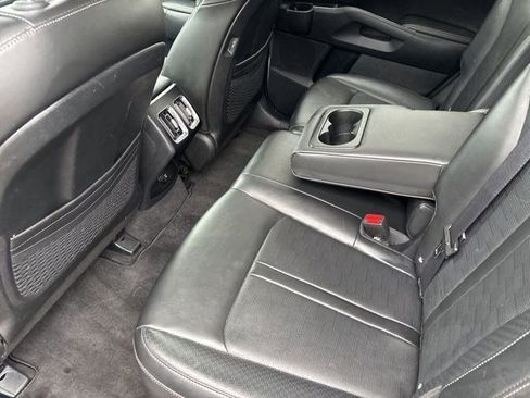 Used 2024 Kia Sorento S image 32