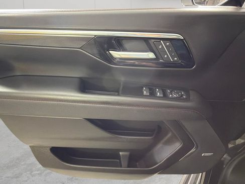 Used 2025 Chevrolet Suburban RST w/ Comfort Package RWD image 25