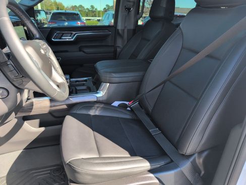 Used 2025 Chevrolet Silverado 1500 LTZ w/ Z71 Off-Road Package image 9