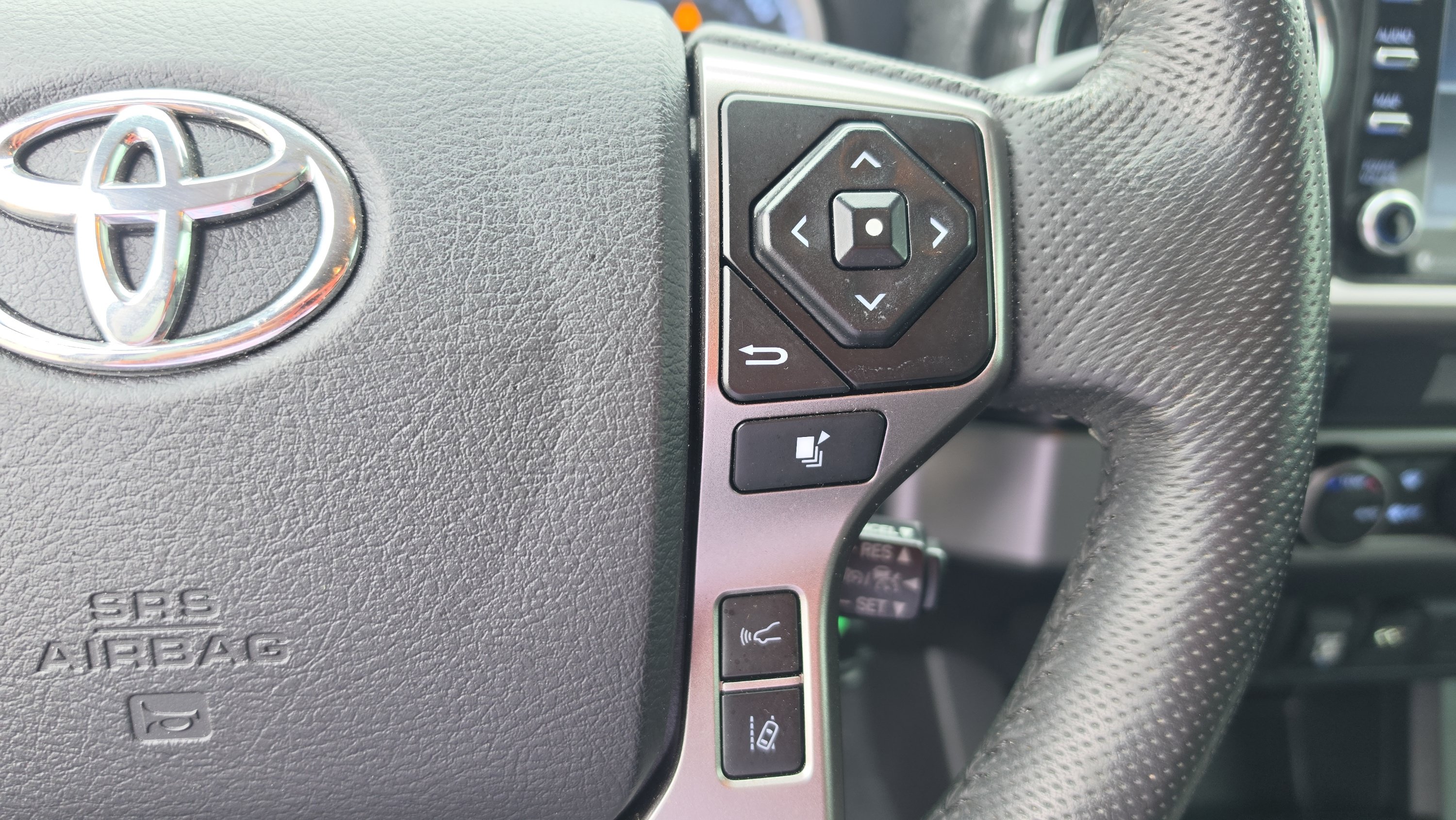 Used 2021 Toyota Tacoma SR5 RWD image 14