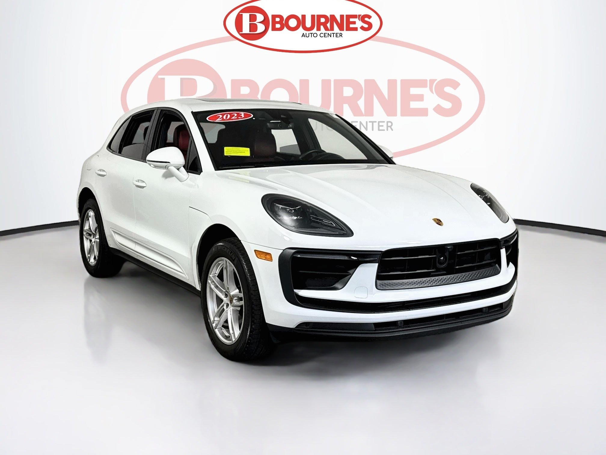 Used 2023 Porsche Macan AWD/4WD image 1