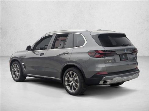 Used 2026 BMW X5 xDrive50e AWD/4WD image 9