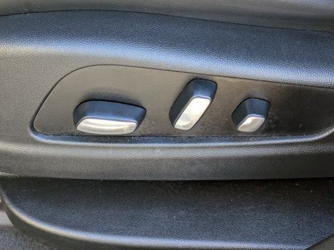 Used 2021 Cadillac XT6 Premium Luxury image 18