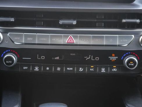 Certified 2024 Kia Telluride LX FWD image 14