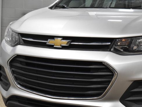Used 2018 Chevrolet Trax LS image 29