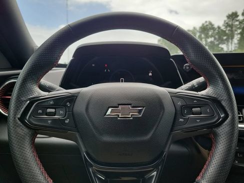 Used 2024 Chevrolet Trax RS w/ Driver Confidence Package FWD image 27