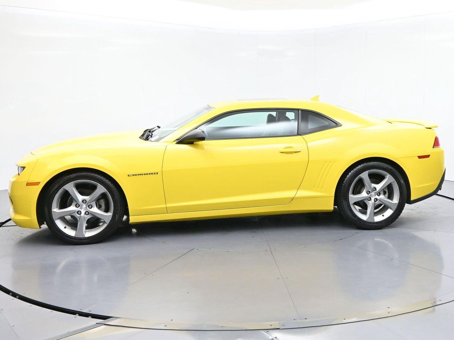 Used 2015 Chevrolet Camaro LT w/ RS Package RWD image 4