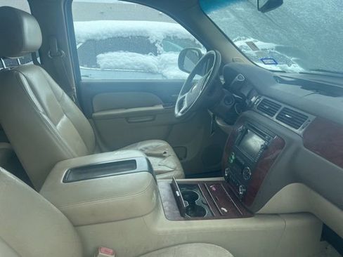 Used 2011 Chevrolet Tahoe LTZ image 16