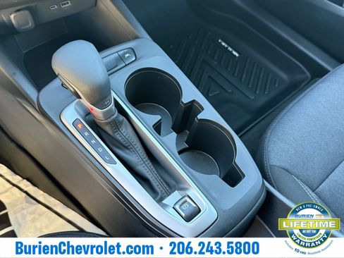 Used 2025 Chevrolet Trax LS w/ LS Convenience Package image 18