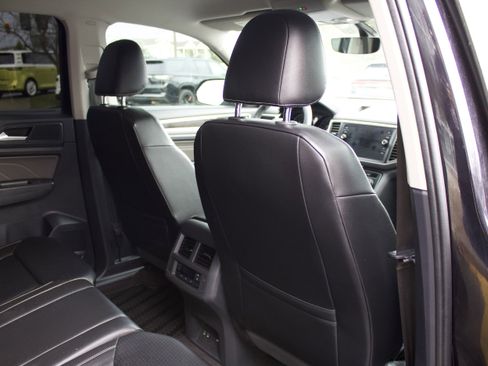 Used 2021 Volkswagen Atlas SE image 32