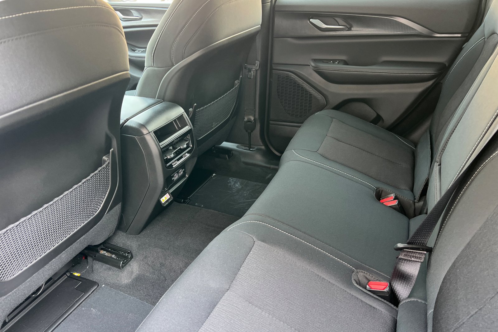 New 2026 Jeep Grand Cherokee Laredo X AWD/4WD image 15