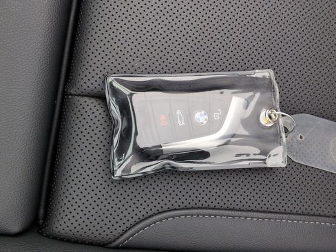 Used 2025 BMW 430i Convertible w/ Convenience Package image 35