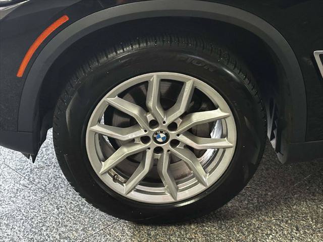 Used 2022 BMW X5 xDrive40i AWD/4WD image 11