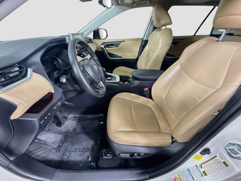 Certified 2019 Toyota RAV4 Limited w/ Cold Weather Package AWD/4WD image 23