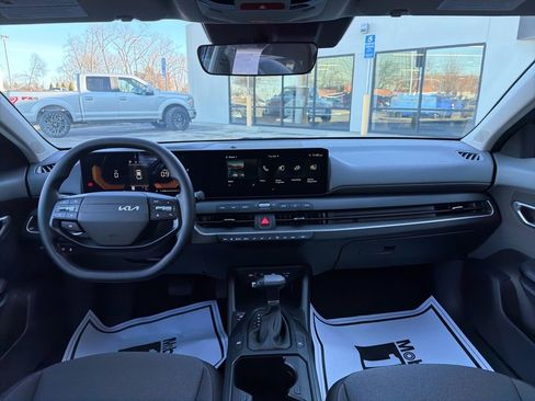 New 2025 Kia K4 LXS image 25