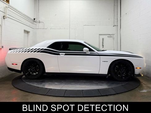 Used 2022 Dodge Challenger R/T w/ Blacktop Package image 9