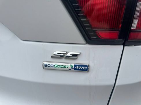 Used 2018 Ford Escape SE AWD/4WD image 9