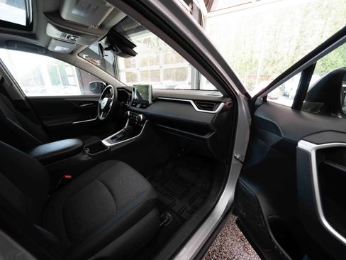 Used 2025 Toyota RAV4 XLE w/ Convenience Package image 26